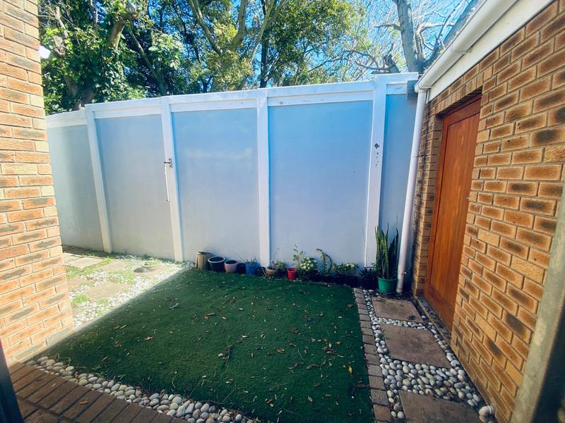 To Let 2 Bedroom Property for Rent in De La Haye Western Cape